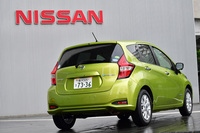 ボディーカラーは全13色が設定される。写真は新色の「オリーブグリーン」。