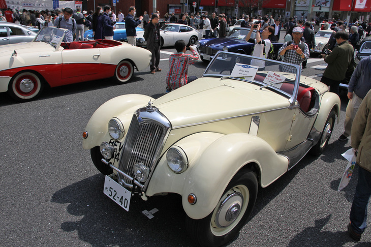 1952年「ライレーSP6」。2.5リッター直4 OHVエンジンを積んだサルーン「ライレーRMB」のシャシーを切り詰め、「BMW 328」風のボディーを載せたワンオフという。
