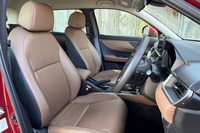 ブラウンの「フルプライムスムースシート」が採用された「Z+」グレードのインテリア。