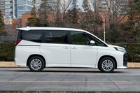 ボディーサイズは全長×全幅×全高=4695×1730×1895(4WD車は1925)mm。全車が3ナンバーになったのがトピックだ。