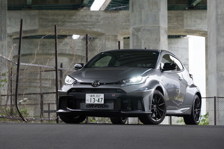 フロントに積まれる1.6リッター3気筒ターボの「G16E-GTS」エンジンは「GRカローラ」と同じ最高出力304PS/最大トルク400N・mへとパワーアップした。