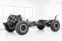 車両骨格にはピックアップトラック「レンジャー」のものを採用。シャシーはラダーフレームで、サスペンションは前がダブルウイッシュボーンの独立懸架、後ろが5リンクのリジッドアクスルとなる。