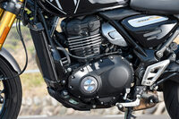 ハスクバーナ・ヴィットピレン401(6MT)/KTM 390デューク(6MT)/ハスクバーナ・スヴァルトピレン250(6MT)/トライアンフ・スピード400(6MT)【試乗記】の画像