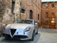 同じ「ジュリエッタ」後期型を前から。2020年12月。