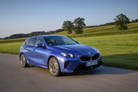 「120」はマイルドハイブリッドの1.5リッター3気筒ターボエンジンを搭載。エンジン単体の最高出力は156PS、最大トルクは240N・mで、モーターと合わせたシステム全体では170PSと280N・mを発生する。