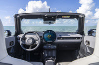 新世代MINIのオープントップモデル「クーパー コンバーチブル」が上陸の画像