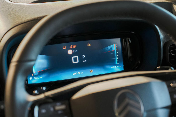 シトロエン・ベルランゴMAX BlueHDi(メーターパネル)