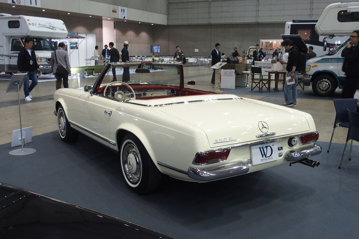 メルセデス・ベンツ230SL(1967年)