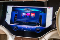 センターディスプレイに「車内サウンドエクスペリエンス」を表示させた様子。この画面で、「シルバーウエーブス」「ビビッドフラックス」「ロアリングパルス」の3種類からパワートレインの疑似サウンドを任意に選択できる。