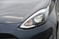 テスト車には、Bi-Beam LEDヘッドランプやLEDクリアランスランプ、フロントのターンランプなどがセットになったLEDヘッドランプパッケージが装着されていた。