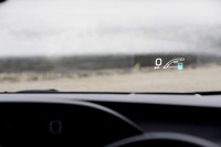 「A“ツーリングセレクション”」ではヘッドアップディスプレイが標準装備となる。