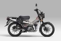 新色の「マットアーマードシルバーメタリック」。