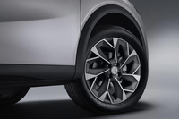 「DS 3クロスバックE-TENSE」には、「Kyoto(京都)」と名付けられたホイールが装着される。