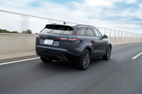 エンジンとモーターを組み合わせたシステム最高出力は404PS。最高速は209km/h、0-100km/h加速のタイムは5.4秒と公表されている。