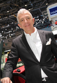 リンスピードの創業者であるフランクM.リンダークネヒト氏。