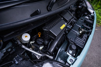 パワーユニットは最高出力52PS、最大トルク60N・mの0.66リッター直3エンジンに、同2.7PS/同40N・mのマイルドハイブリッド機構が組み合わされる。