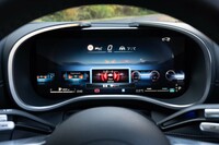 メーター盤面のデザインはほかに「スーパースポーツ」「スポーティー」「クラシック」などが選べる。