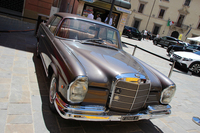 「メルセデス・ベンツ280SE」(W111)。