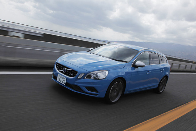 【スペック】全長×全幅×全高=4630×1865×1480mm/ホイールベース=2775mm/車重=1540kg/駆動方式=FF/1.6リッター直4DOHC16バルブターボ(200ps/5750rpm、29.1kgm/2000-4250rpm)/燃費=13.6km/リッター(JC08モード)/価格=479万円(テスト車=525万円)