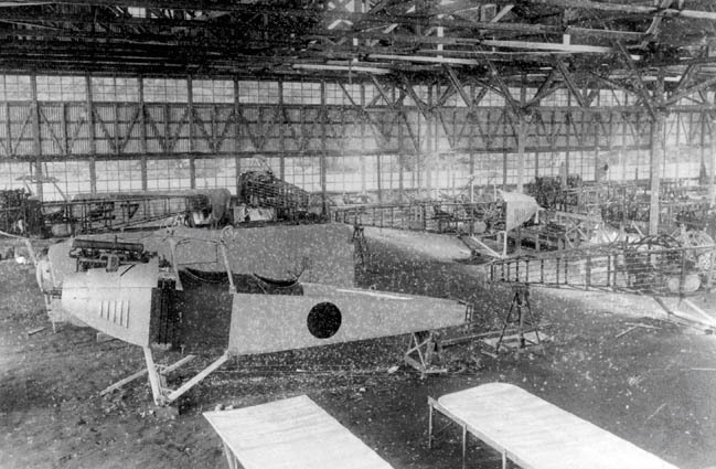 スバルの源流は1917年に誕生した飛行機研究所にさかのぼる。1919年に創業者の名をとった中島飛行機に改称した。