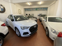 アウディが並ぶ一角。圧縮天然ガス併用モデル「g-tron」といった、イタリアならではの人気車種も仕入れているところはさすが。