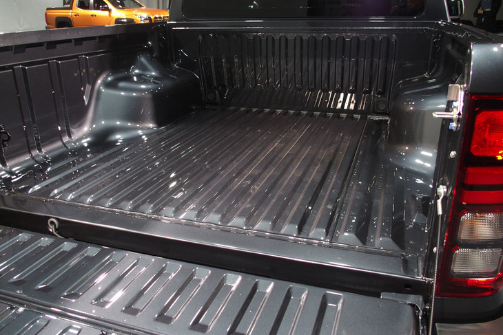 三菱トライトンGLS(荷台)