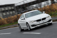 動力性能については、0-100km/h加速が4.6秒、巡航最高速度が278km/hとアナウンスされている。