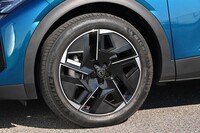 プジョー408 GTハイブリッド(FF/8AT)/マセラティ・グレカーレ トロフェオ(4WD/8AT)/ルノー・カングー ヴァリエテ カラーバンパー(FF/7AT)【試乗記】の画像