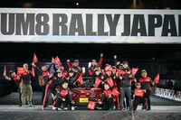 ナショナルクラスJRカー3クラスの優勝は「ダイハツ・コペン」。小さいクルマに大きなドライバー。車内は狭くて大変そうでした。