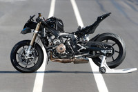 車両骨格はアルミ製メインフレームとトラス状のスイングアームの組み合わせ。メインフレームは従来モデルより約1kg、11.5%の軽量化を実現している。