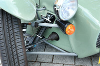 サスペンションはフロントがダブルウイッシュボーン式、リアがリジッド式。ビルシュタイン製のショックアブソーバーが装備される。