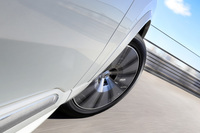 「アレンザLX100」はサイドウォールに専用のチューニングが施されており、高剛性ケースの採用とも相まって、高い荷重にも負けない剛性が確保されている。