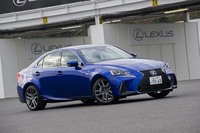 「IS」のラインナップでは最も売れ筋だという「IS300h“Fスポーツ”」。