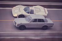 プロトタイプレーシングカー「R380 III」と「スカイライン2000GT-R」。