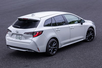 「W×B」グレードのボディーカラーは3色のみの設定。試乗車は「ホワイトパールクリスタルシャイン」と呼ばれるオプションカラー(3万3000円)が選択されていた。