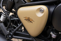 豊富なラインナップのなかから、今回はミリタリーテイストあふれる「シグナルズ」に試乗。ロイヤルエンフィールドは古くからイギリスやインドの陸軍にバイクを納入しており、そうした歴史を表したモデルとなっている。