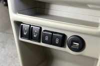 「アルトラパン/アルトラパンLC」ともに、センタークラスターにはType-A/Type-CのUSB電源が装備される。