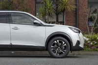 プジョーe-2008アリュール