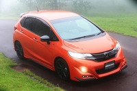 ホンダ・フィットRS Honda SENSING 無限パーツ装着車