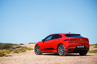 「Iペース」は、ジャガー初の量産型ピュアEV。2018年3月、製造工場のあるオーストリア・グラーツで世界初公開された。