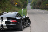 碓氷峠や白糸ハイランドウェイとは違い、鬼押しハイウェーはずどーんとしたストレートの組み合わせとなる。開けた場所からは雄大な浅間山が拝めるが、路肩は駐車禁止なのでご注意を。