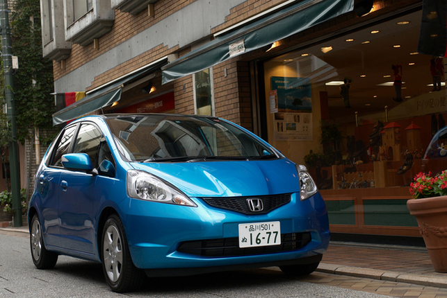 【スペック】L:全長×全幅×全高=3900×1695×1525mm/ホイールベース=2500mm/車重=1030kg/駆動方式=FF/1.3リッター直4 SOHC16バルブ(100ps/6000rpm、13.0kgm/4800rpm)/価格=134万4000円(テスト車=193万2000円)