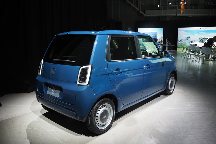 ホンダN-ONE e:(リアビュー)