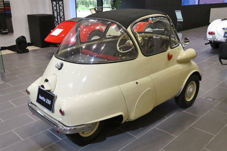 「イセッタ」の発売当時の価格は「フォルクスワーゲン・タイプI」(ビートル)より大幅に安価で、燃費や維持費も安かったため、2人乗りながらも大成功を収めた。