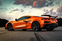 より強烈な「Z06」も登場! 史上初の“ミドシップコルベット”が快進撃を続ける理由