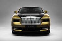 ロールス・ロイス初の市販電気自動車「スペクター」がデビューの画像