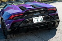 リアセクションの大部分がメッシュ構造となっている。マフラーはナンバープレート両脇からの2本出し。