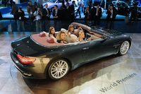 2009年のフランクフルトショーに出展された、オープンモデルの「グランカブリオ」。