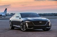 GMがフルサイズセダンのコンセプトカーを発表