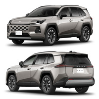 2025年12月に発売された新型「トヨタRAV4」。2026年2月には、151kmのEV走行距離を誇るプラグインハイブリッド車(PHAV)や、そのPHEVをベースにしたスポーティーな「GRスポーツ」もリリースされた。